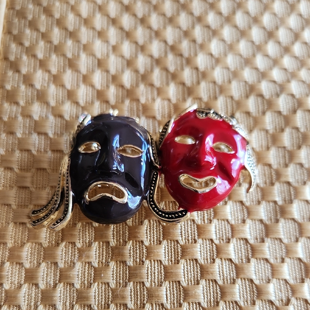 Dramatic Comedy and Tragedy Mask Brooch - Red and Black